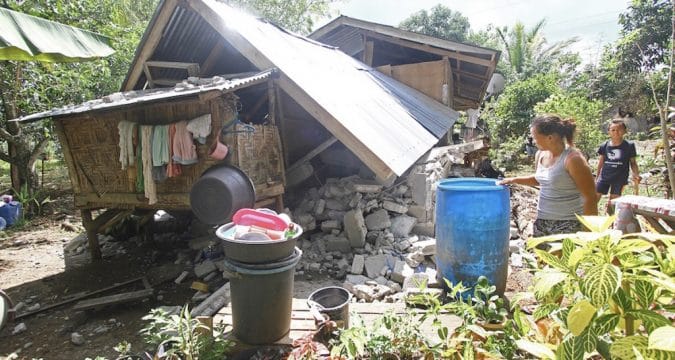 Philippine bishops appeal for help for quake victims