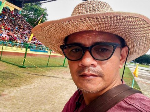 Gunmen shoot radio station boss