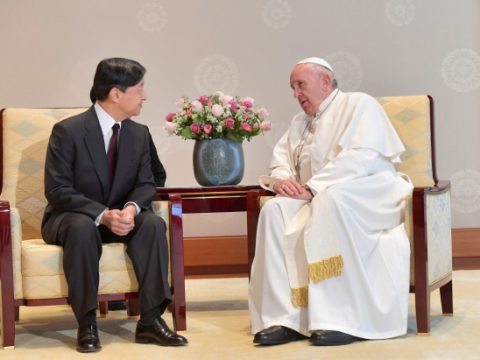 Pope and Japanese emperor in historic meeting