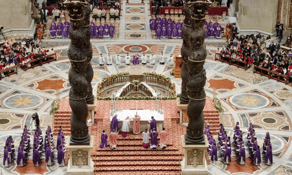 Be ‘smugglers’ of the faith pope says at Simbang Gabi