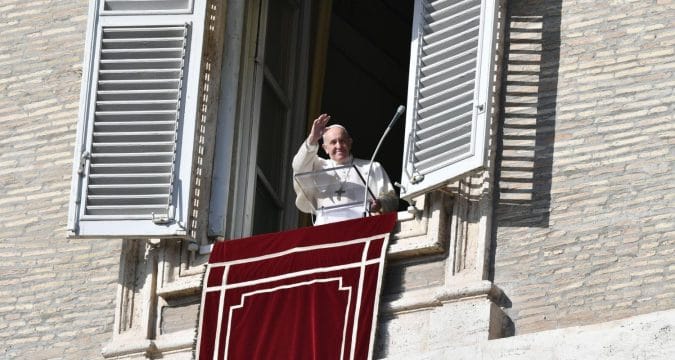 Pope at Angelus: Advent helps us find Jesus in the needs of others