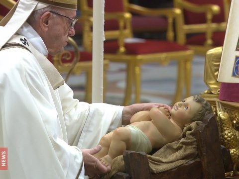 Pope writes on the significance of the Christmas crèche
