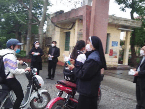 Vietnam works to slow Covid-19 spread