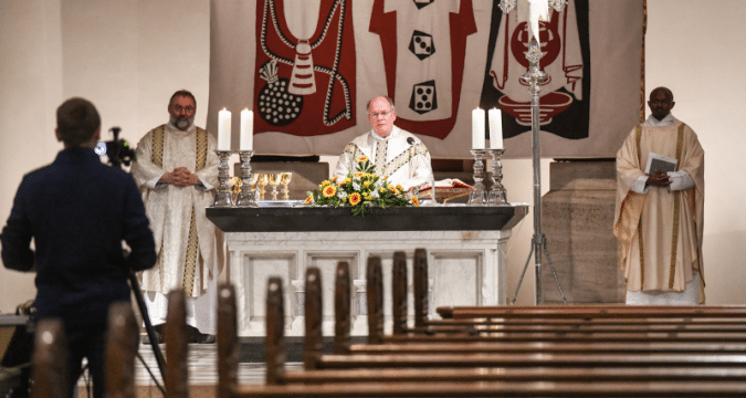 Differing responses to continued church service ban in Germany