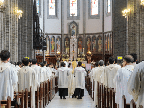 Treat everyone with the heart of Christ cardinal tells priests of Seoul