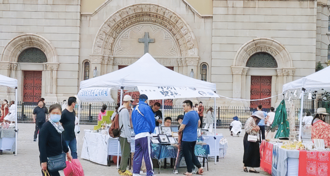 Cathedral loses land as China pushes small businesses