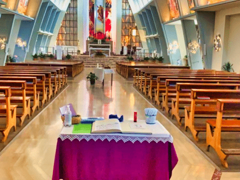 Italy goes back to church post-lockdown
