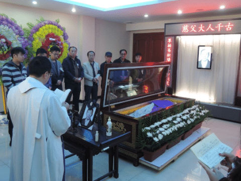 Priests from unofficial Church barred from funeral parlour