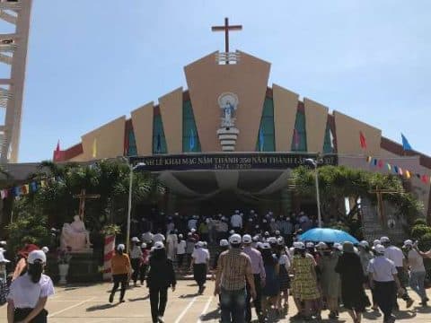 Vietnam diocese marks 350th anniversary of bishop’s arrival
