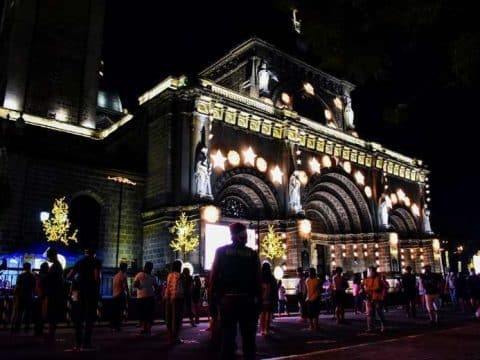 Filipinos warned to keep distance during Christmas season