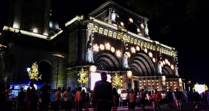 Filipinos warned to keep distance during Christmas season