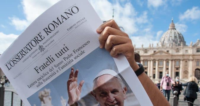 Pope decries lack of healthy debate and rise of aggression in politics