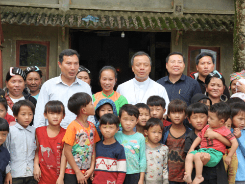 Reaching out to impoverished Hmong in Vietnam’s northern highlands