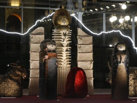 Nativity scene a reminder of hope amid suffering pope says