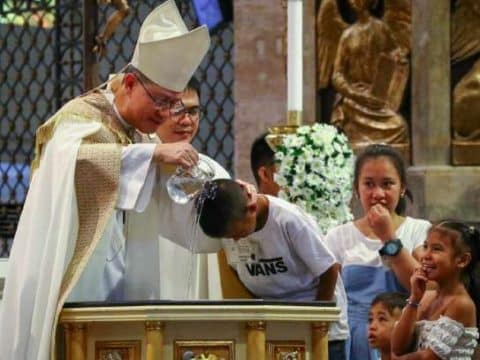 Children banned from going out in public in Manila