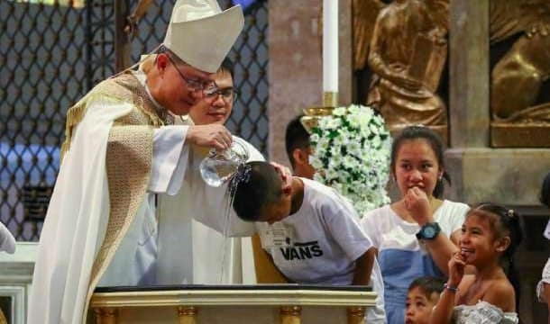 Children banned from going out in public in Manila