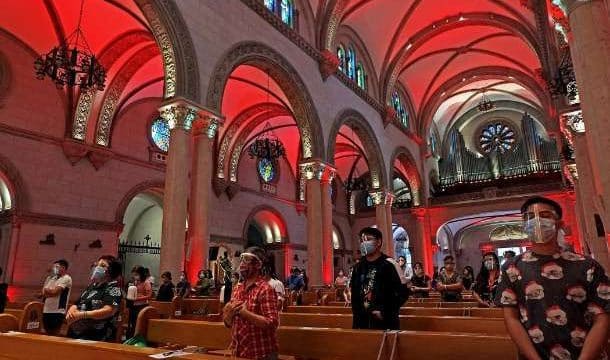 Churches in the Philippines observe Red Wednesday for persecuted Christians