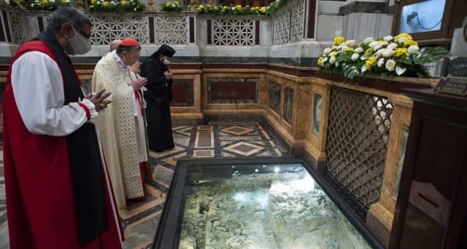 Christian unity: abide in God, prune away prejudices and welcome others, pope says