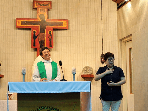 Mass attendance made possible for the hearing- and visually-impaired