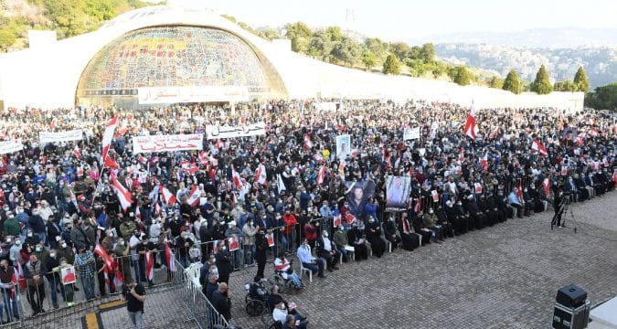 Lebanon teeters as thousands rally to support cardinal