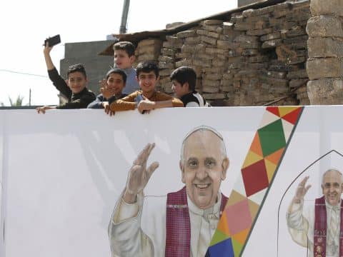Pope gives assistance to suffering Iraqi families
