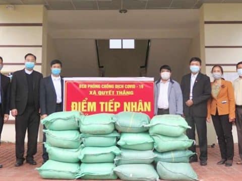 Feeding Covid-hit people in Vietnam