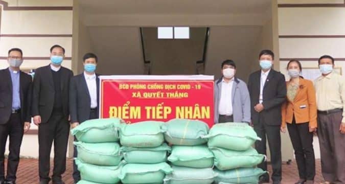 Feeding Covid-hit people in Vietnam