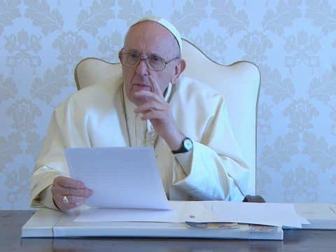 Politics must be with and rooted in the people pope says
