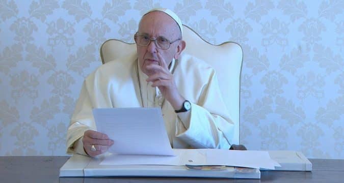 Politics must be with and rooted in the people pope says