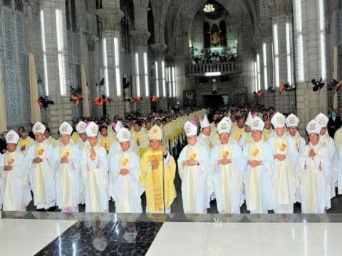 Bishop de la Motte championed growth of Vietnamese Church