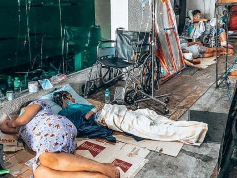 Outrage at hospital bed shortage in Philippines