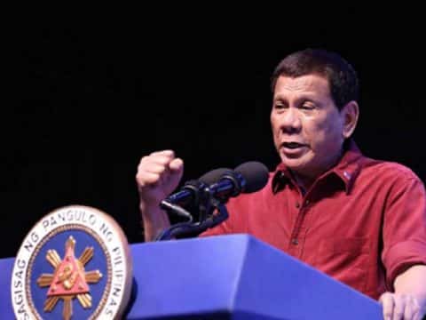 Choose true leaders, Filipino priest urges