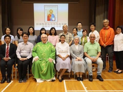 Pope formally establishes ministry of catechist