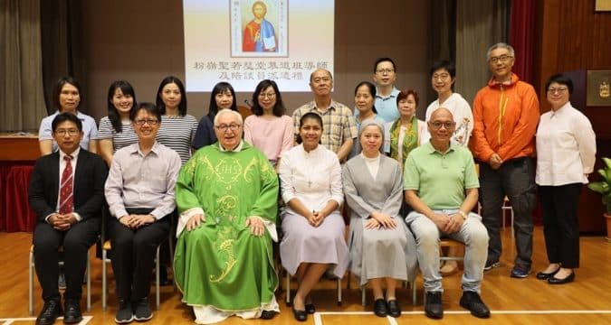 Pope formally establishes ministry of catechist