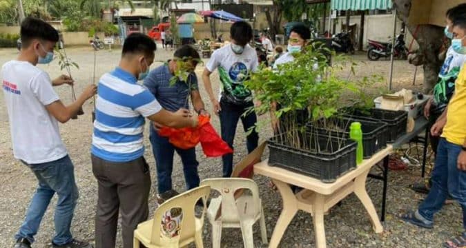 Community pantries spur environmental offshoot