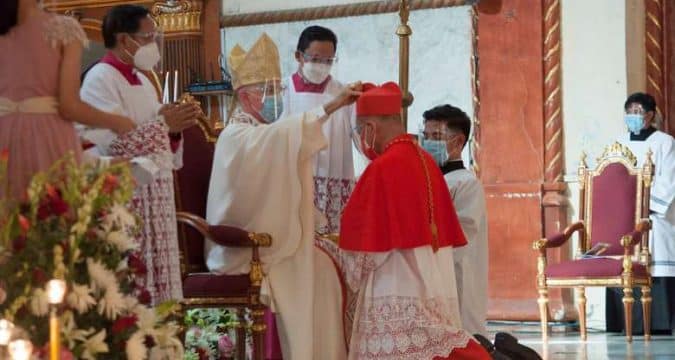 New archbishop of Manila receives red hat and ring