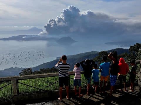 Locals warned to steer clear of Taal eruption