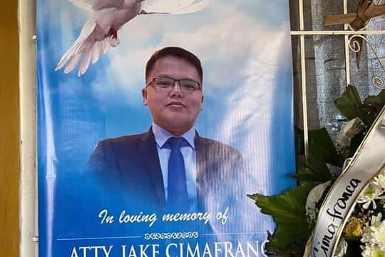 Auditor behind report slamming misuse of Philippine Covid funds lauded