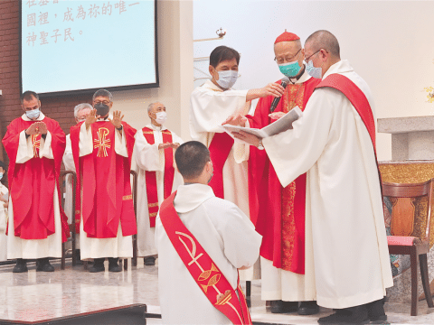 From surgeon’s table to the table of the Lord