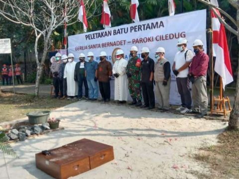After 30-years Indonesian parish gets church permit