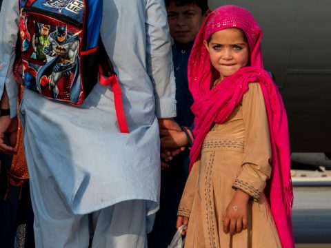 Reunite evacuated kids with parents, Vatican paper says