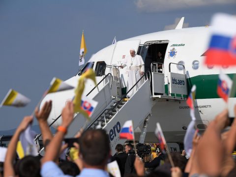 In Slovakia, pope calls for Christian unity and condemns anti-Semitism