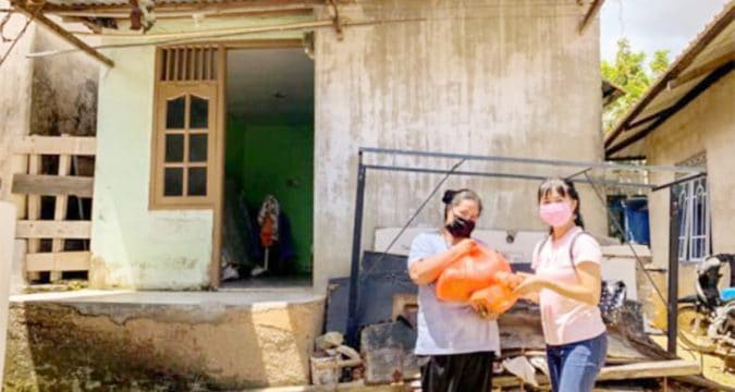 Sharing love for poor beyond Singapore’s borders