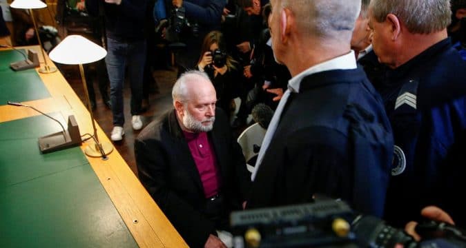Pope prays for victims of abuse in France