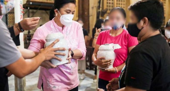 Robredo comforts families of Philippine drug war victims