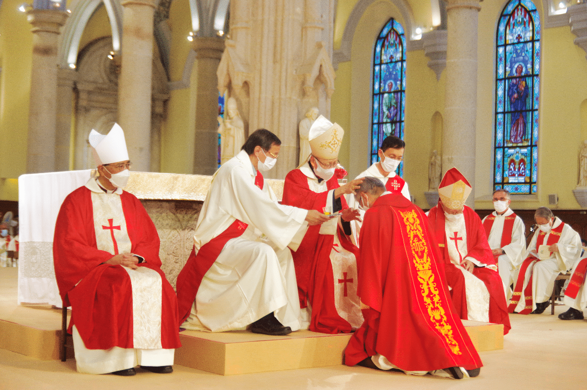 Images: The ordination and installation of Stephen Chow Sau Yan, SJ