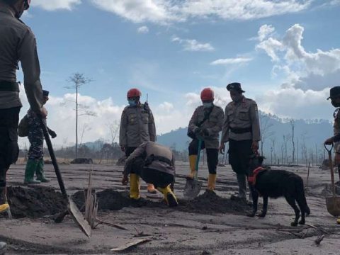 Death toll in Indonesian volcanic eruption rises