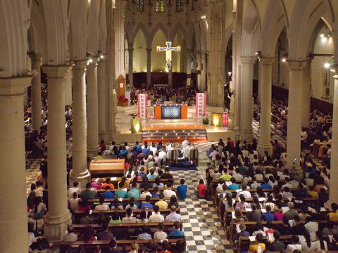 Builders of unity, young people hold Taizé prayer online