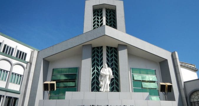 Covid infections close some Manila churches, alert level raised