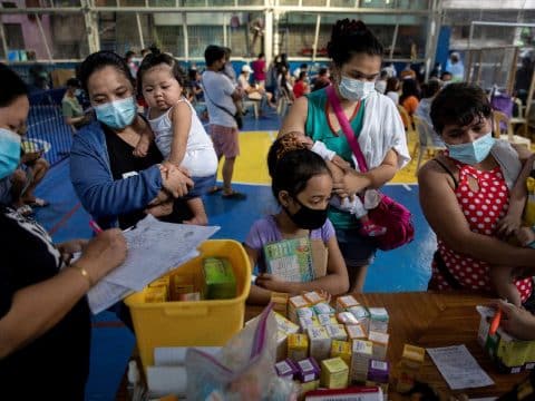 Omicron-driven surge in Metro Manila leads to suspension of classes